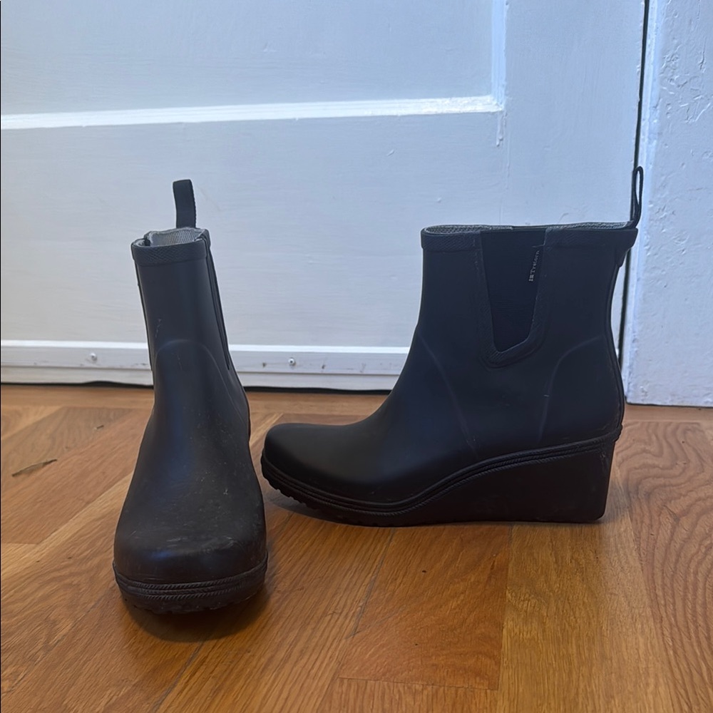 Black Waterproof Rain Boots